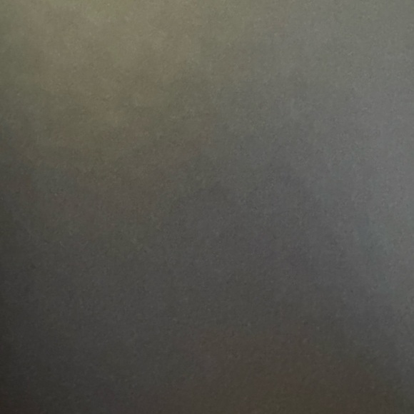 Elegant Lilac Sleeveless Top - Picture 2 of 7